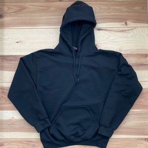 NWOT✨Small GILDAN Black Hoodie